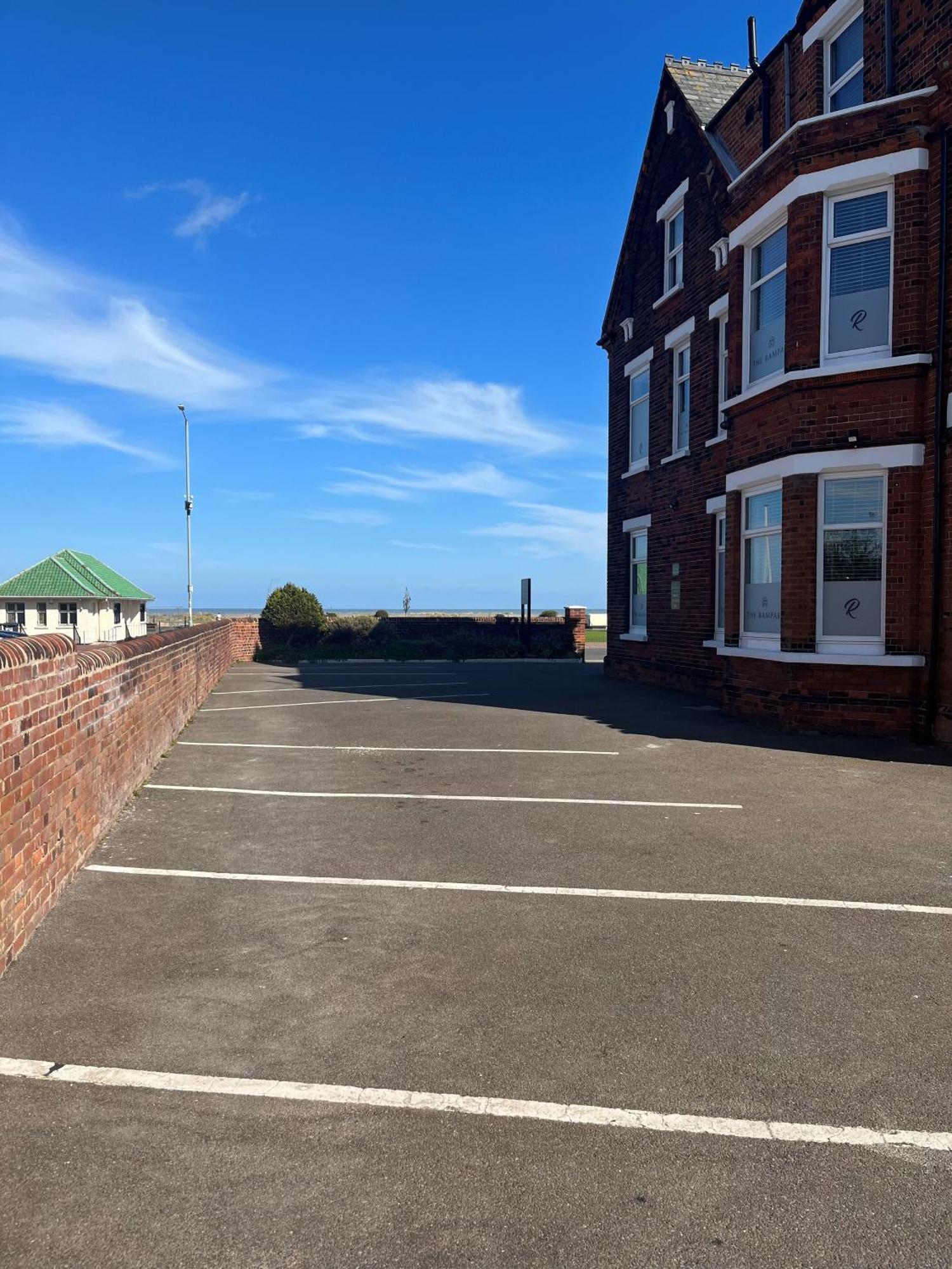 The Rampart Aparthotel Great Yarmouth Exterior photo